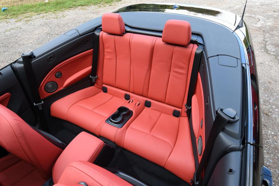 Интерьер BMW M240i Convertible 2016 года  (UK) (фото 5 из 21)